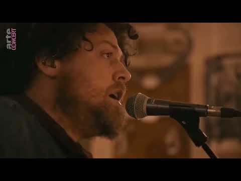 Metronomy in "Passengers"