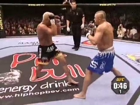 Chuck Liddell vs Tito Ortiz 1