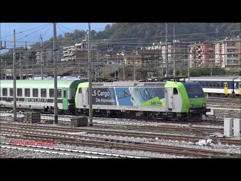 BLS Re 485 CARGO DIE ALPINISTEN PARTE CON LA ROLA DA DOMODOSSOLA. (VB) SAB. 10 - 10 - 2020.