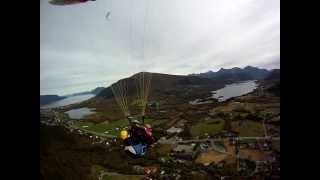 preview picture of video 'Isabella, Zerlina and Luis Mickey Fonseca doing Triplet (Tandem) Paragliding Skafjellet, Hareid'