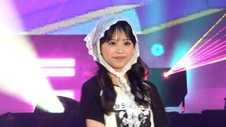 カジサックの長女・梶原叶渚、ランウェイでキュートな表情　透け感スカート&バブーシュカでメルヘンチックに　『Rakuten GirlsAward 2026 SPRING/SUMMER』