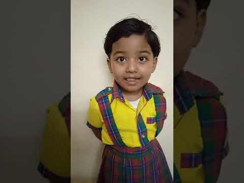 dhriti triwedi telling the fruits name with spelling