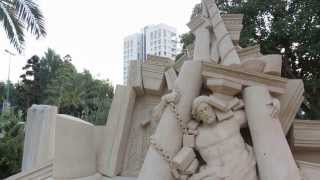 preview picture of video 'Sculptures made ​​from sand (Sand Art): Samson. An exhibition in Tel - Aviv, Israel'