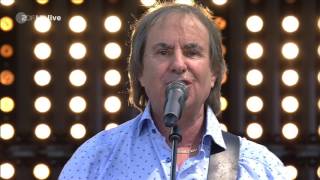 Chris de Burgh - Hold On (I&#39;m on my Way) / Don&#39;t Pay The Ferryman (ZDF-Fernsehgarten - 2017-05-28)