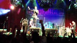 Goldfinger tells fans they are not at a Justin Beiber show...Funny stuff!