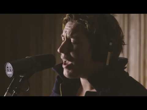 Song Circles: Live Lounge - Marius Bear performing 'Roses'