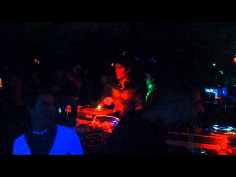 15/12/2011 - Lee Foss @ JUST THIS (Milan, Italy) playn Bazar - Hard to Find (Danny Daze Love Dub)