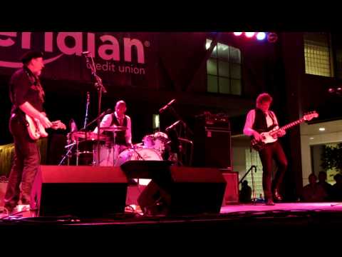 RICHARD THOMPSON ELECTRIC TRIO - "SHOOT OUT THE LIGHTS"