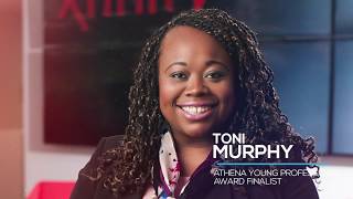 Toni Murphy receiving the 2018 ATHENA Young Professional Award
