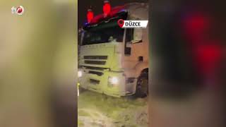 3 Farklı Noktada Tır Makasladı