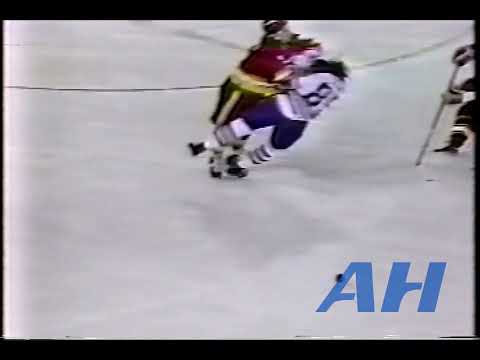 NHL Dec. 8, 1992 Edmonton Oilers v Calgary Flames (hits) (HL) Craig Muni v Ronnie Stern (hit)