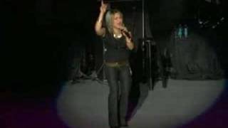 ZAIRA - CAMINA SOBRE EL MAR - CONCIERTO EN BAKERSFIELD, CA