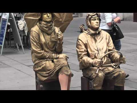 Live Statues on Street in Vienna, Austria