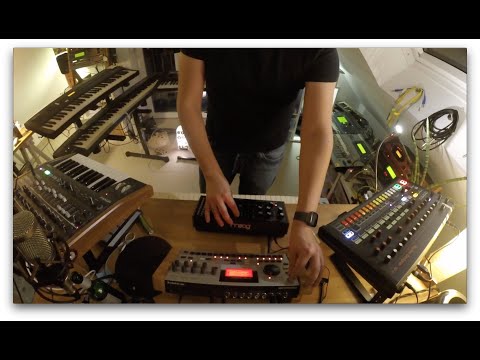 DAWless Drum & Bass Jam #1 (Moog DFAM, Machinedrum, Arturia Minibrute) Hardware only