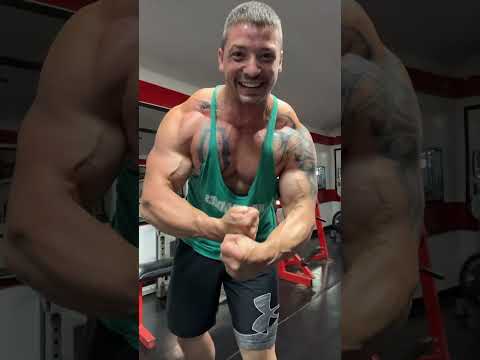 190lbs natural bodybuilder 30 years old