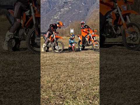 Leo è già in sella!                                         #ktm #bambini #moto #motocross