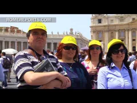Group that follows the Byzantine Greek Rite comes to Rome to cheer on the Pope