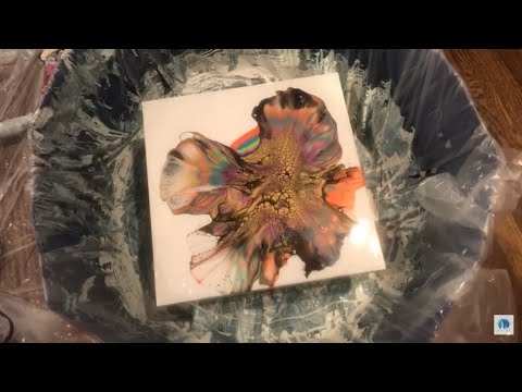 #212 Gone to the Dogs!  Spinning a bloom on a 16" square. / bloom technique /  sheleeart