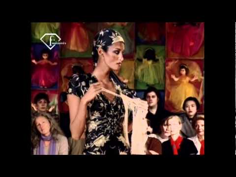 fashiontv | FTV.com - JOHN GALLIANO FEM PE 1997-1