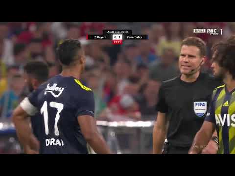 Fenerbahce's Nabil Dirar tries to leave the pitch after being booed by his own fans. 😳