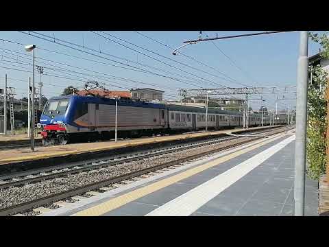 Treno fuori servizio con vetture PR-MDVC  in transito alla stazione di Lodi