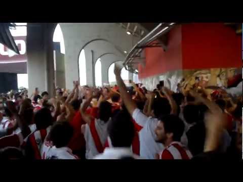 River Mi Buen Amigo + Yo soy del gallinero