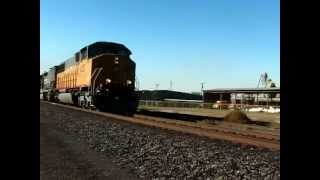 preview picture of video 'Union Pacific Freight Train in Alamogordo NM USA 1999'