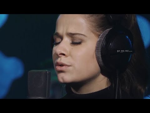 Laura Tesoro & Loïc Nottet - Strangers | Live bij Q