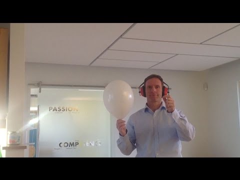 Hörbeispiel. Ein Raum mit und ohne Akustikdecke. (German)