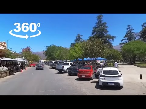 Vídeo 360 caminhando pela cidade de Cafayate em Salta, Argentina.