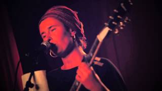 SaSo "Elle va où elle veut" de Noir Désir reprise en live solo