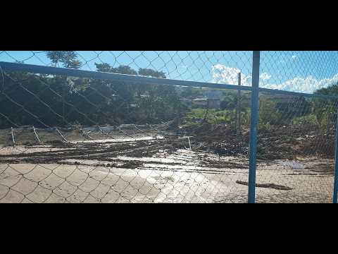 Clube praça de esportes passa por limpeza e reestruturação após as chuvas