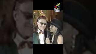 That Time When Mike Patton Received A Golden Dildo.............................#mikepatton #funny