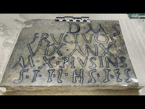 Lápida con epígrafe funerario (Fructuosus)