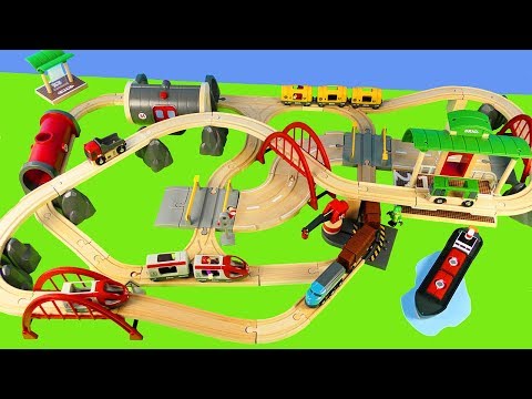 BRIO Eisenbahn Deluxe Railway Set - Straßen und Schienen Bahn Set Deluxe - Spielzeug für Kinder
