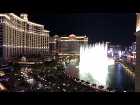 Bellagio Las Vegas - Night and day Fountain show!