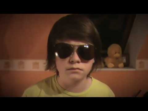 YOUNG MULTI TAŃCZY Z TATĄ