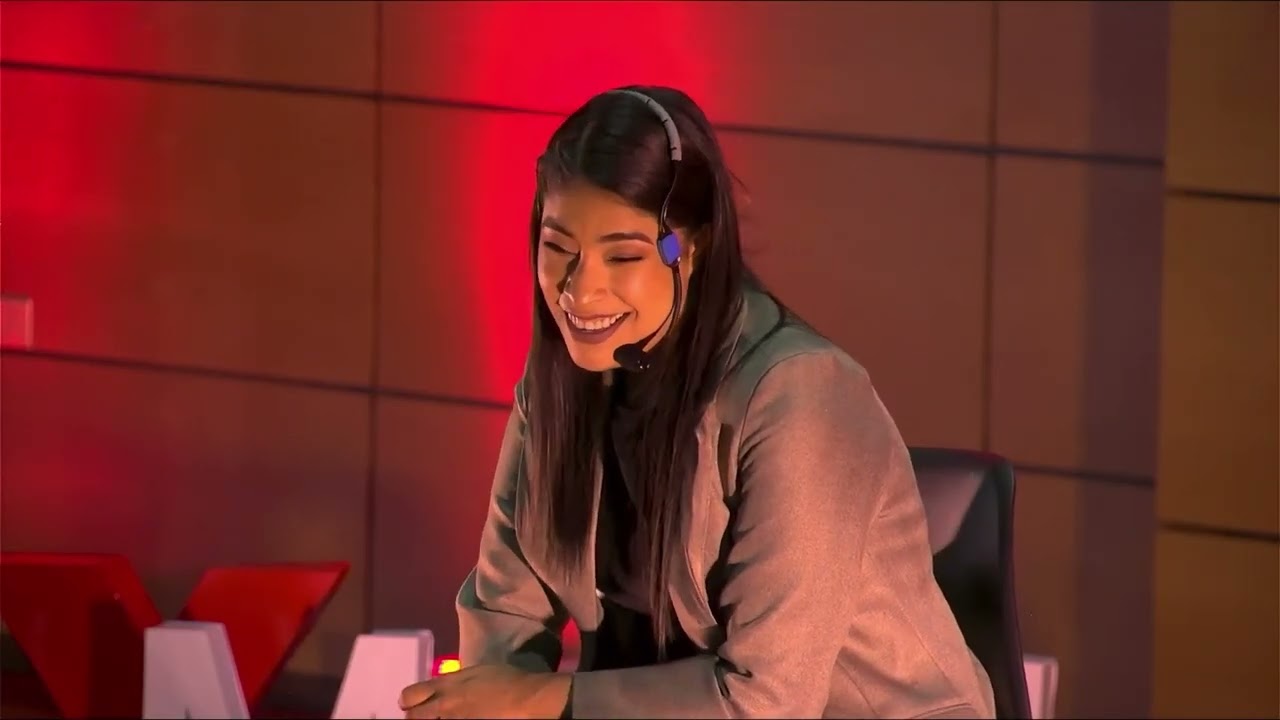 ¿Y si la “normalidad” no fuera la meta? | Irene Valarezo | TEDxMitadDelMundo