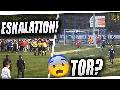 Zuschauer rasten aus & STÜRMEN den Platz!😱 Krasses FUSSBALLSPIEL ft Hattrick, Elfmeter & mehr! PMTV