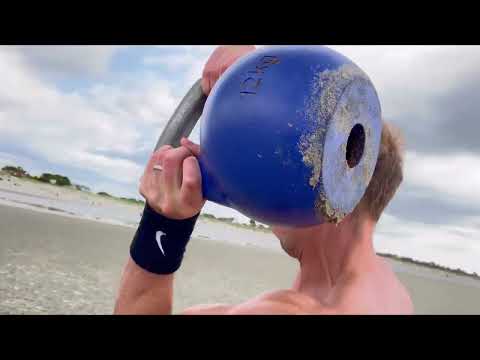 Kettlebell halo orbit // kettlebell halo exercise variation // kettlebell reverse lunge orbit halo