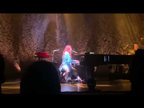 Tori Amos – In Times of Dragons