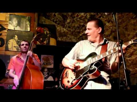 MOJO BLUES BAND - Wee Baby Blues