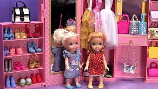 Perfect dress shopping ! Elsa & Anna toddlers - Barbie dolls