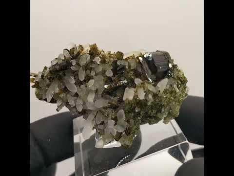 EPIDOTA y CUARZO San Felipe, Gran Chimu, La Libertad, Perú #silvamiguelminerals