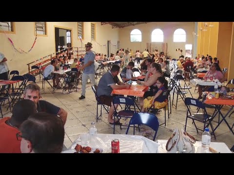 Matinê leva fiéis para Carnaval na Igreja