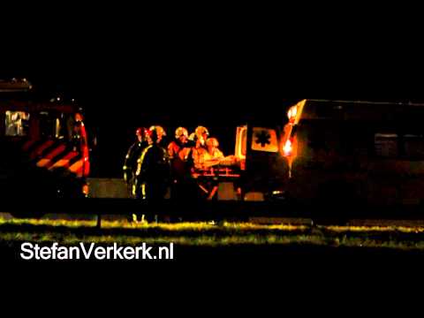 Auto over de kop ongeval N50 Hattemerbroek - ©StefanVerkerk.nl