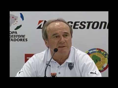Diego Tardelli se irrita com substituição e Levir explica