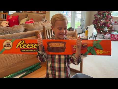 Quintuplets Go Christmas Shopping - The JOY of Giving