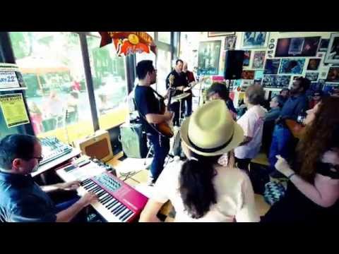 Hank Mowery & The Hawktones at the Blues City Deli - Tried To Call You