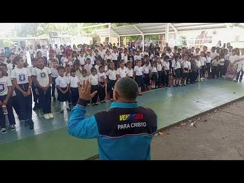 Oración de fé en la E.B. Dr. Carlos Arvelo. Yagua. Guacara. Carabobo. Venezuela.